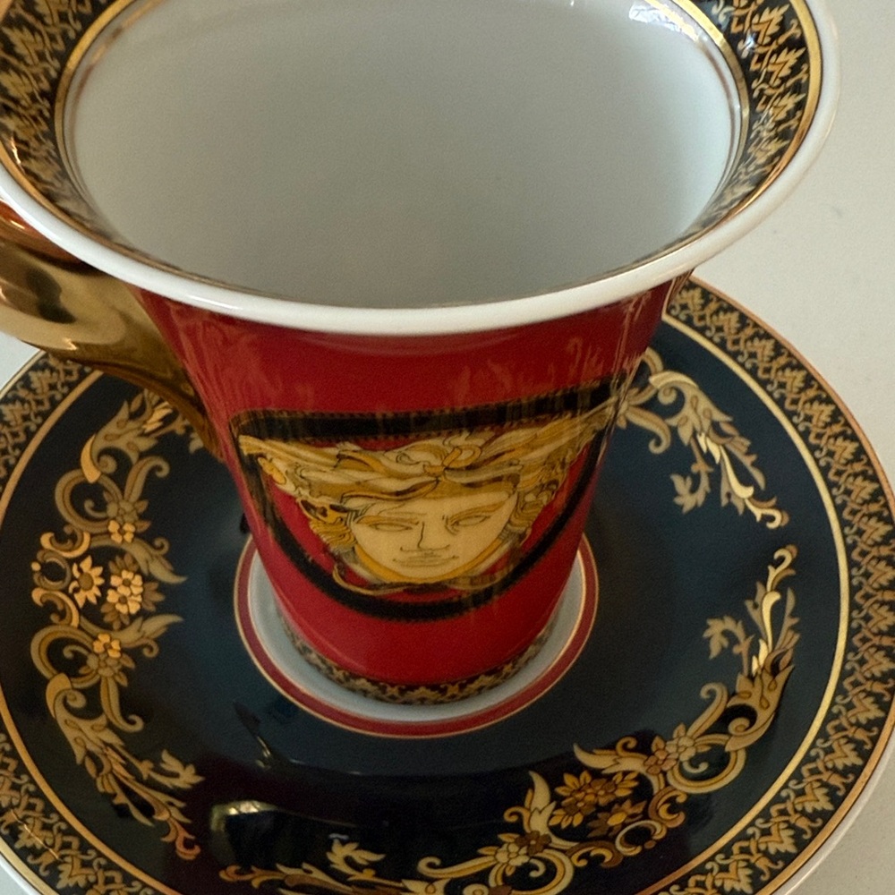 New Versace Red and Gold Medusa Cup and Saucer collectible Rosenthal perfect - Picture 9 of 9